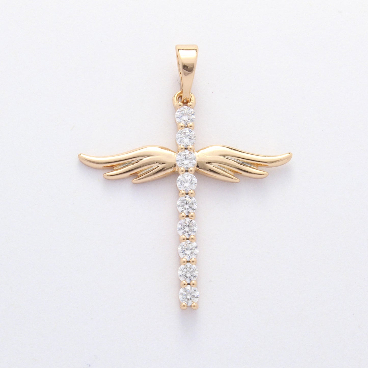 collar dije de cruz con alas de angel y cristales brillantes para mujer en oro laminado 18k