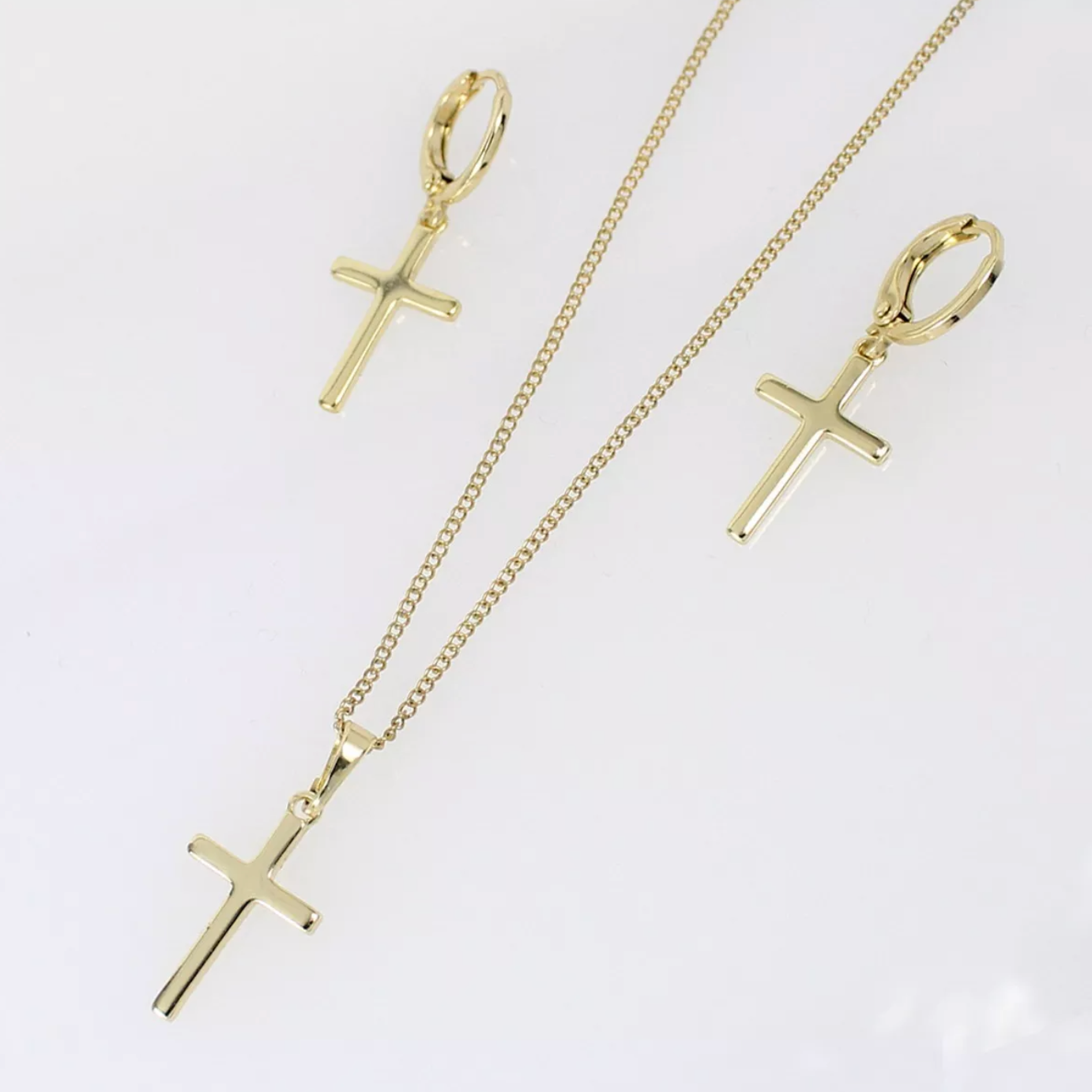 collar y aretes de cruz lisa pequeñas con cadena delgada para niños en oro 14k laminado