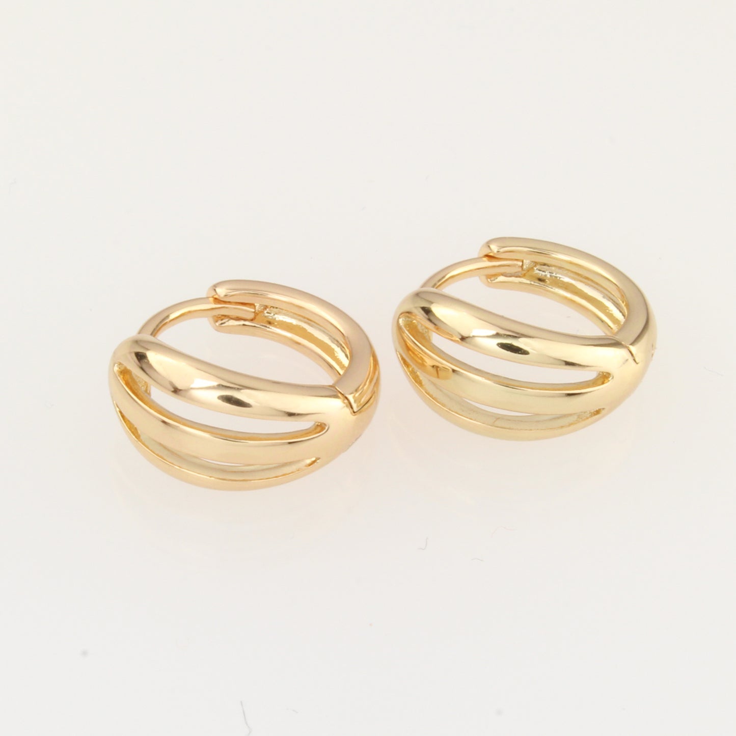 Aretes Arracadas Chicas Oro Laminado Huggies Lisas Mujer