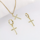 collar y aretes de cruz lisa pequeñas con cadena delgada para niños en oro 14k laminado