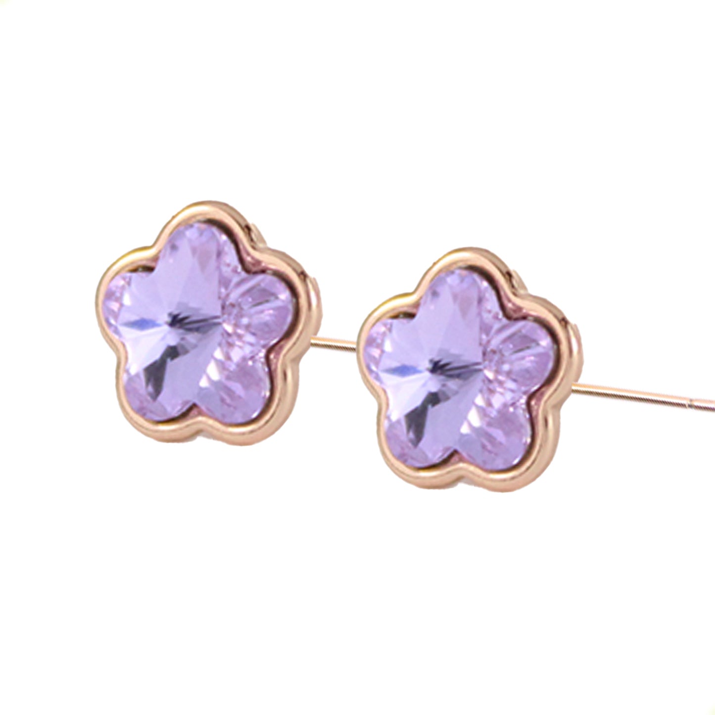 Aretes Broquel De florecitas Con Diamante De Colores En Oro Laminado