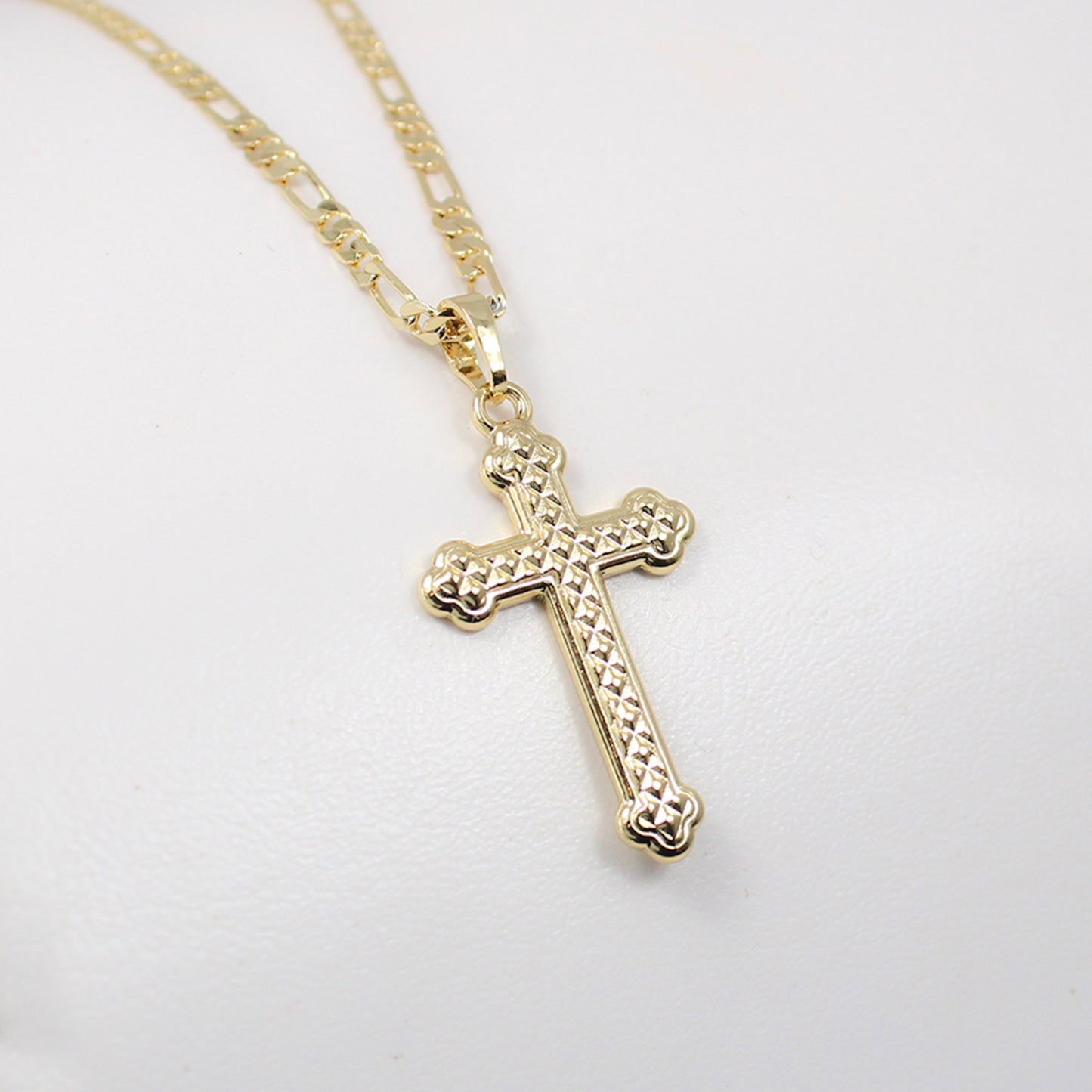 Dije Con Cadena Cruz Crucifijo Gótico con Grabados Unisex Oro Laminado