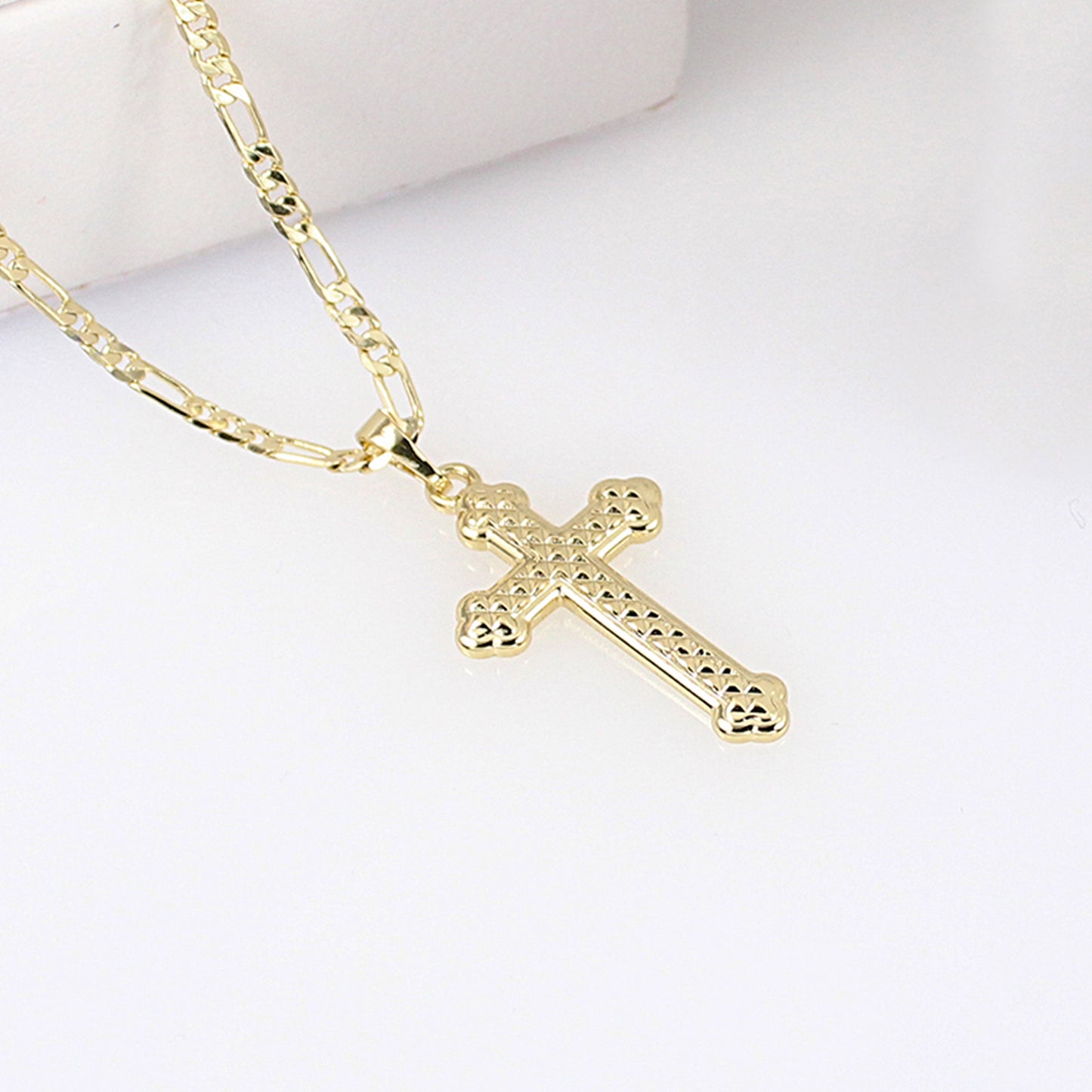 Dije Con Cadena Cruz Crucifijo Gótico con Grabados Unisex Oro Laminado