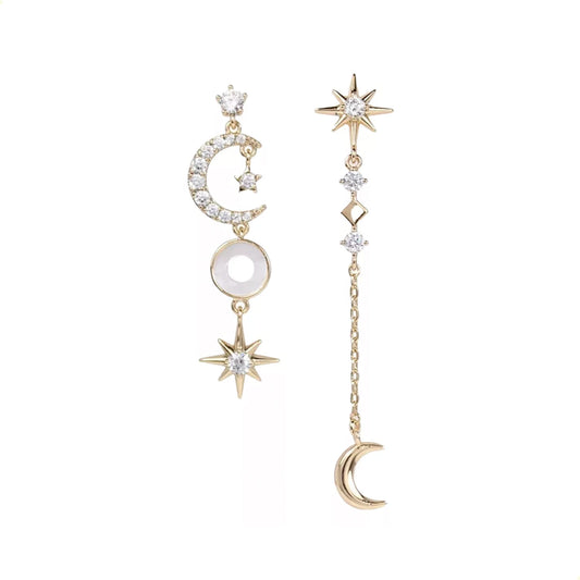 Aretes de broquel Celestiales con Luna y Estrellas en oro laminado 18k