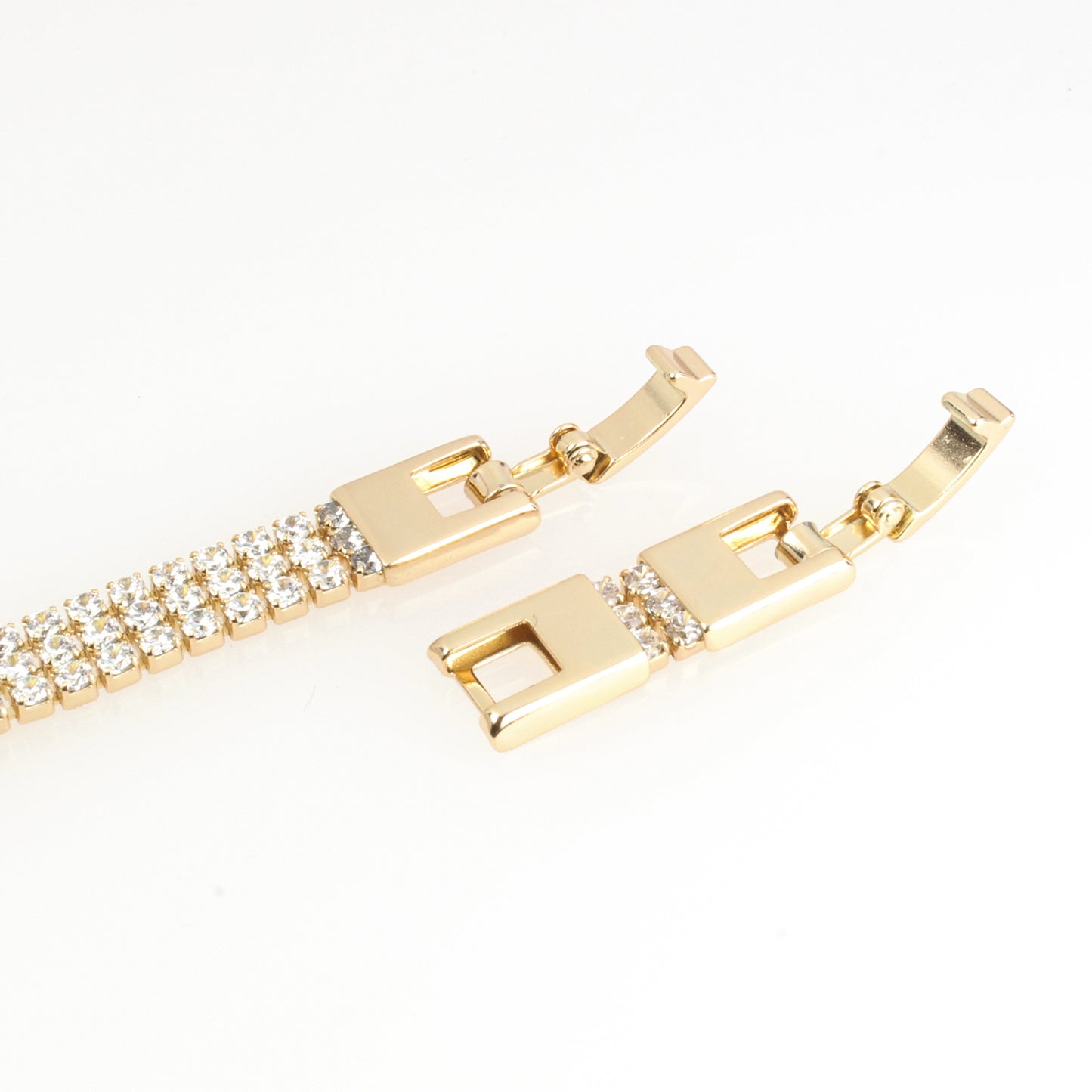 Pulsera Para Mujer De Estilo Elegancia Con Fina Cristaleria En Oro Laminado 18k